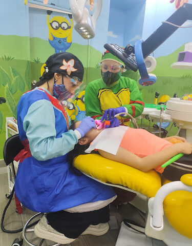 Dentista de niños Dra. Esbeide Odontopediatra Infantil by Esbeland
