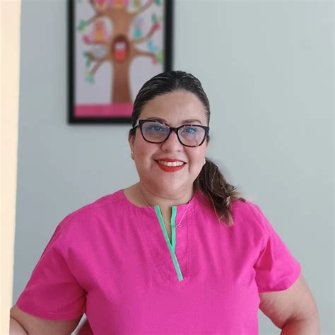 Dra. Laura Calderón